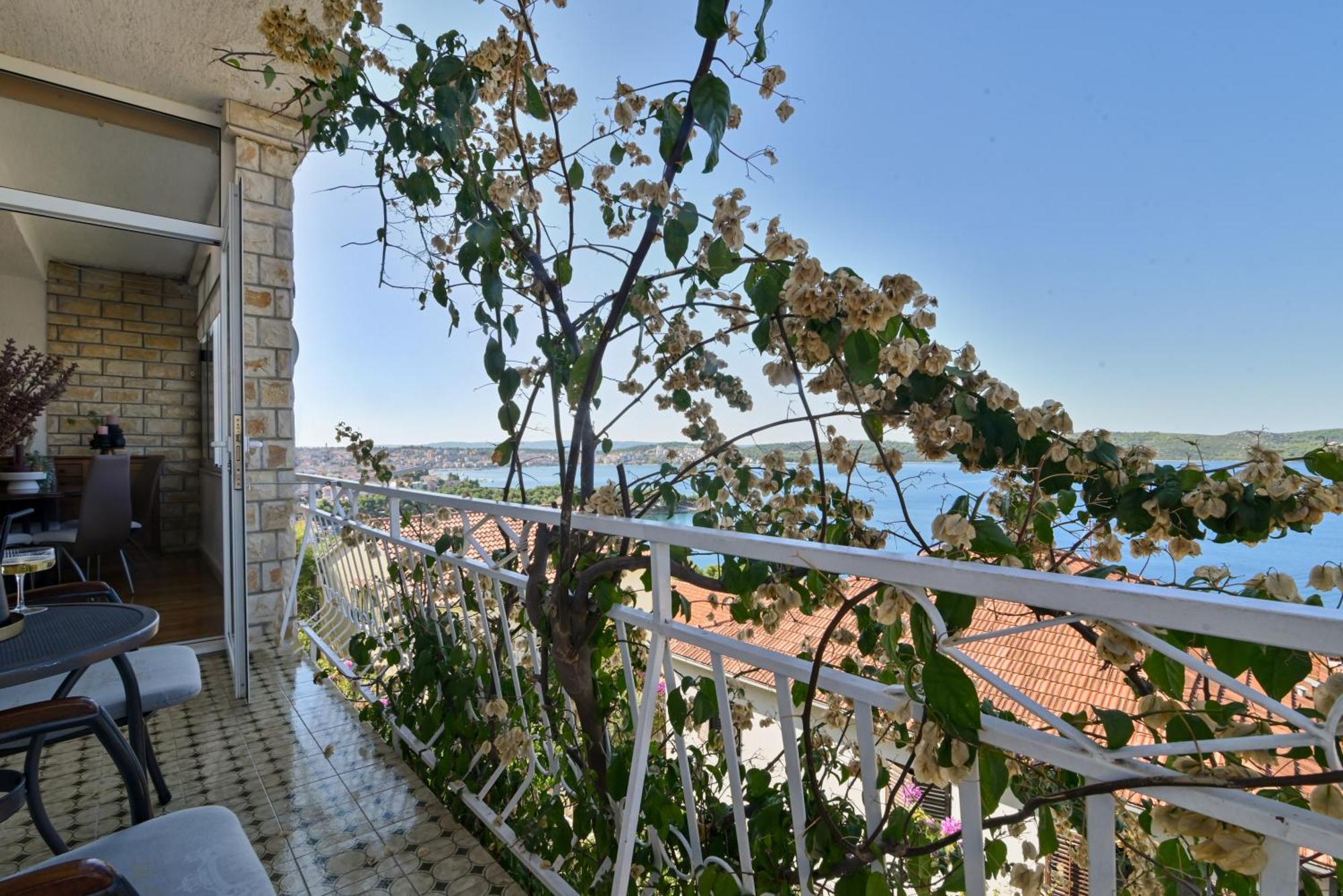 Apartment Spira Puovica Trogir Exterior photo